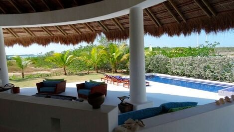 Car093 - Casa de 4 habitaciones con piscina en Cartagena