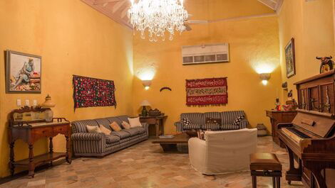 Car070 - Charming 5 Bedroom House in the Old Town of Cartagena