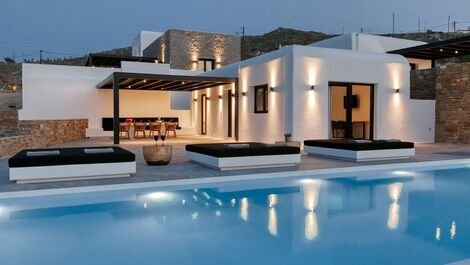 Cyc036 - Villa on Ftelia Beach, Mykonos