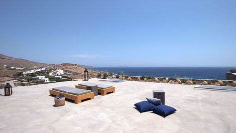 Cyc046 - Splendid villa overlooking the bay of Kalafatis