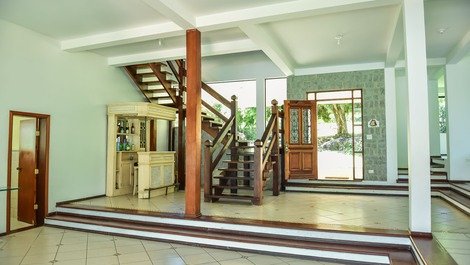 Wonderful house with 5 suites, barbecue and swimming pool