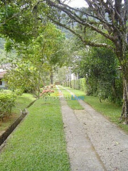 Casa para aluguel de temporada em Ubatuba (Enseada)