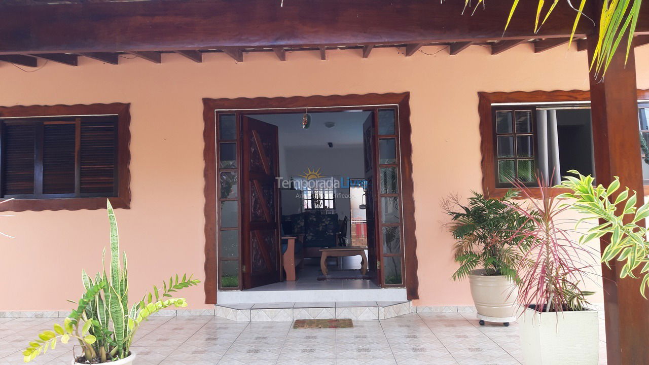 Casa para aluguel de temporada em Caraguatatuba (Praia Capricórnio)