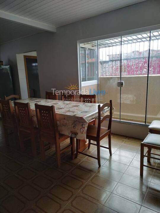 Casa para aluguel de temporada em Torres (Praia da Cal)