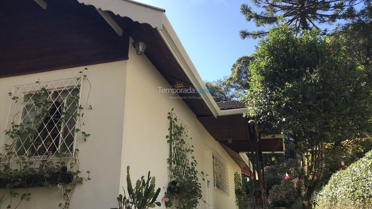 Casa para aluguel de temporada em Campos do Jordão (Capivari)