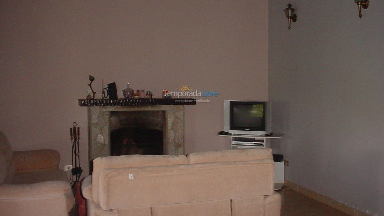 Granja para alquiler de vacaciones em Piracaia (Canedos)