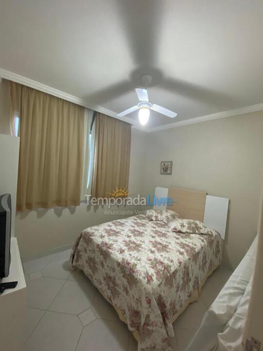 Apartamento para aluguel de temporada em Governador Celso Ramos (Praia de Palmas)