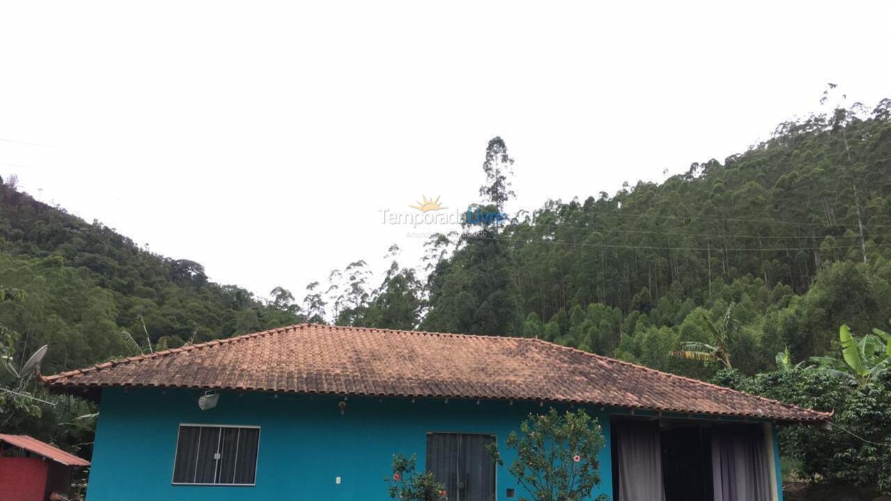 Granja para alquiler de vacaciones em Domingos Martins (Rio Ponte Domingos Martins)