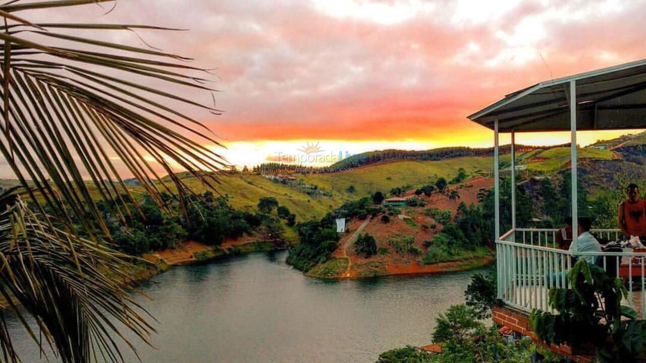 Granja para alquiler de vacaciones em Igaratá (Parque Alpina Igaratá)