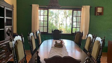 Casa de campo cerca de la montaña cerca de la bodega a minutos de CWB