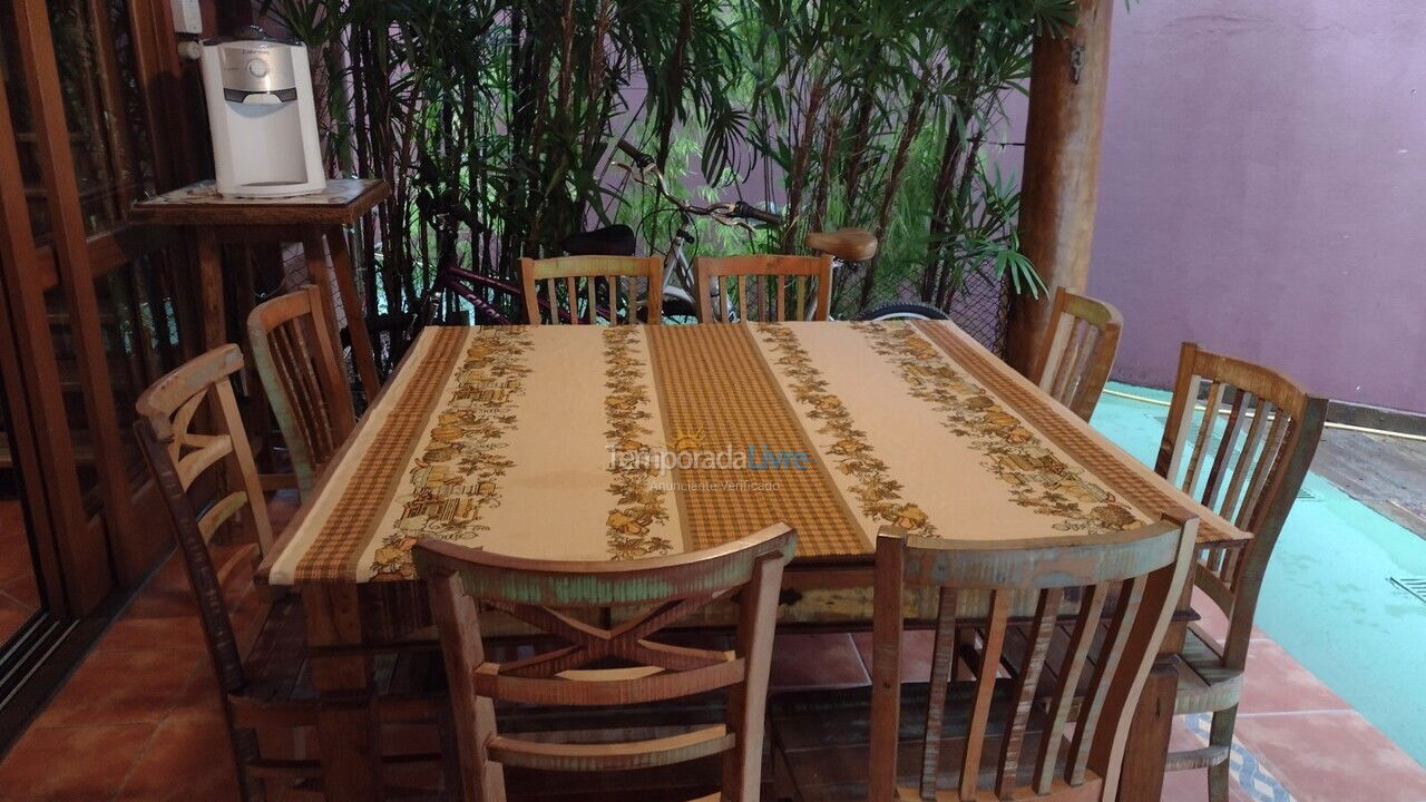 Casa para aluguel de temporada em São Sebastião (Guaecá)