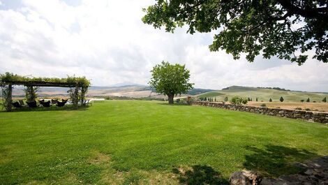 Tus003 - Villa surrounded by hills, Tuscany