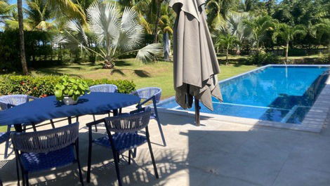 Comfortable House Guarajuba Oceanfront 5/4. 18 beds.Contact us!