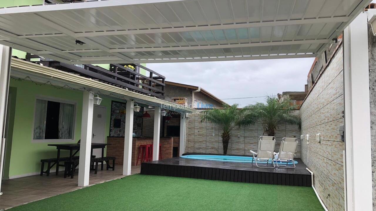 Casa para aluguel de temporada em Florianopolis (Tapera da Base)