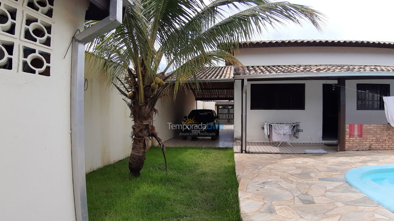 Casa para aluguel de temporada em Caraguatatuba (Praia Capricórnio)