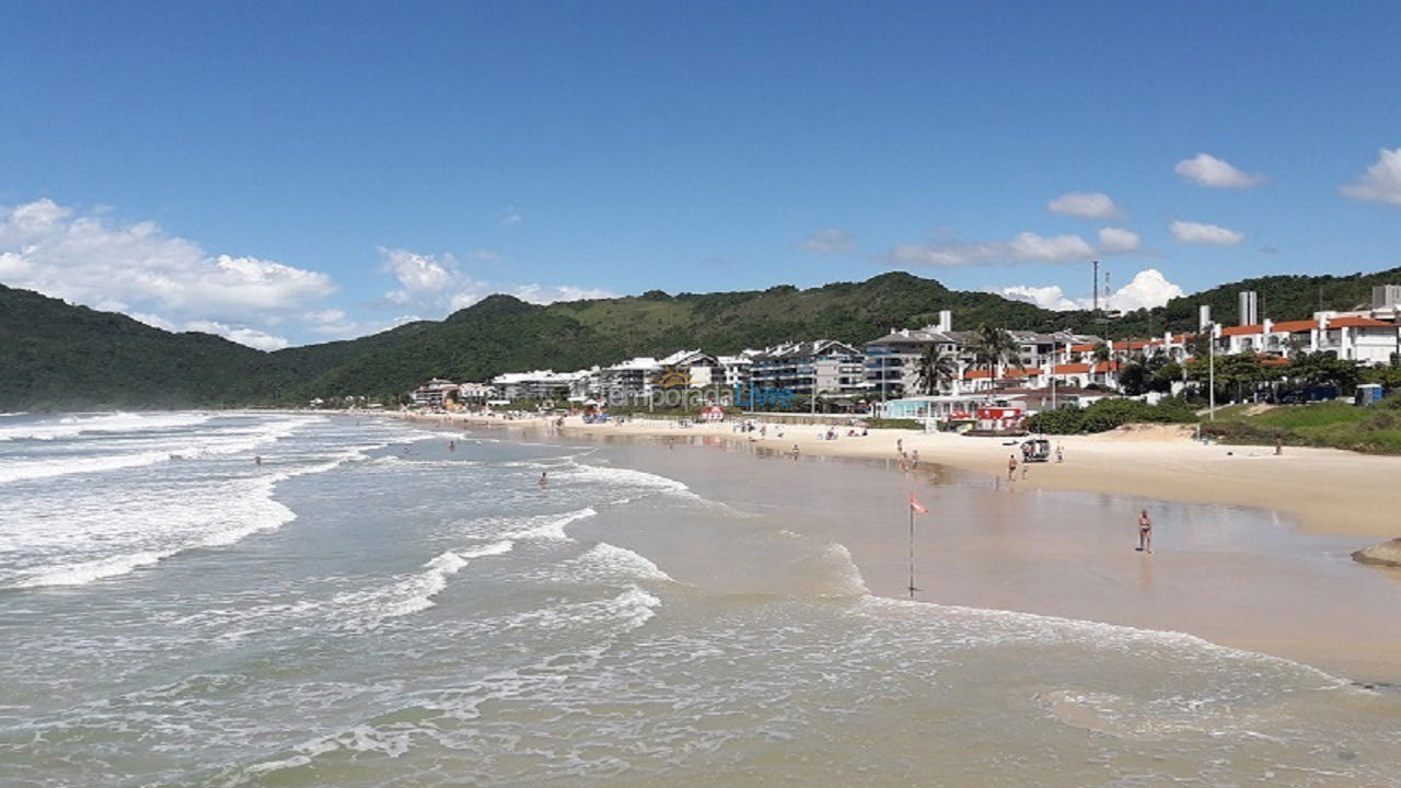 Apartamento para aluguel de temporada em Florianópolis (Praia Brava)