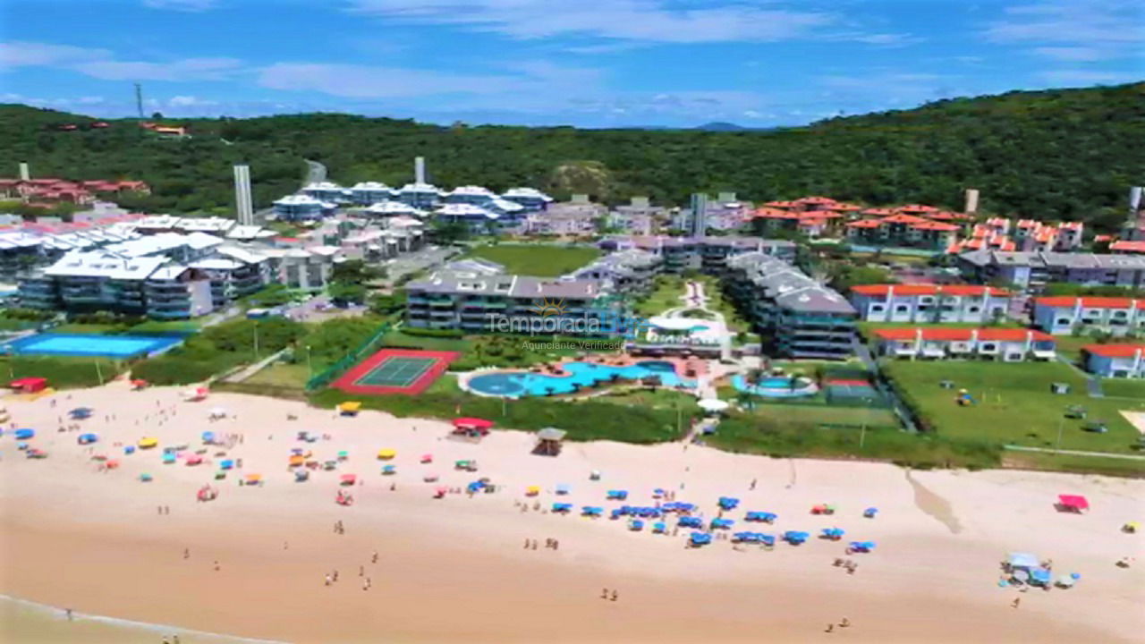 Apartamento para aluguel de temporada em Florianópolis (Praia Brava)