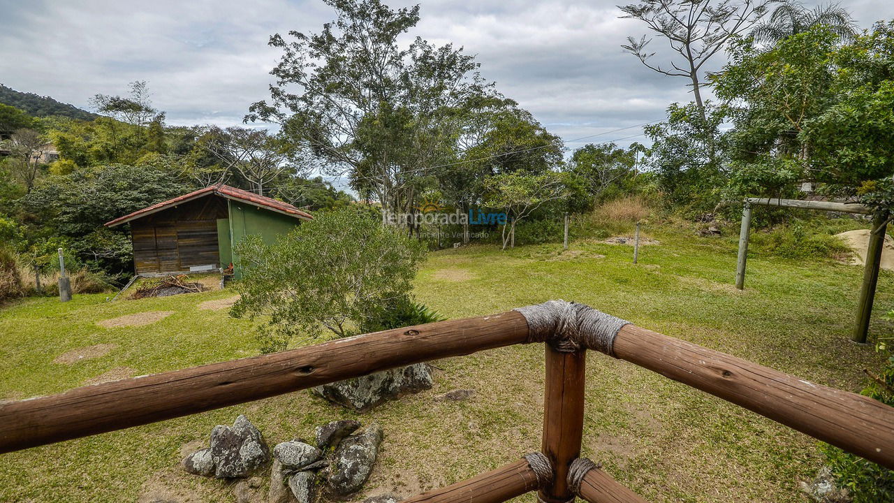 Casa para alquiler de vacaciones em Garopaba (Praia do Siriu)