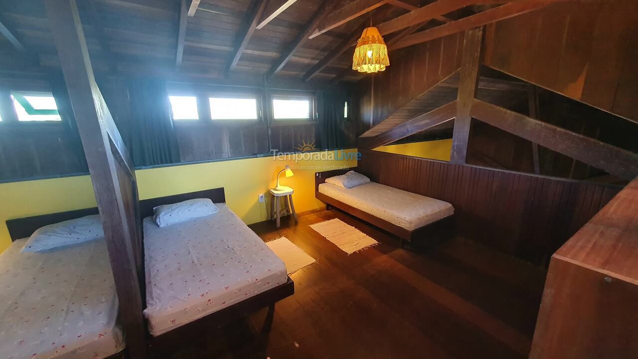 Casa para alquiler de vacaciones em Garopaba (Praia da Ferrugem)