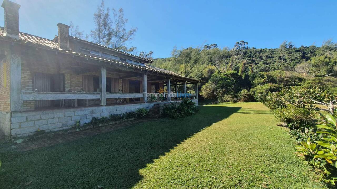 Casa para alquiler de vacaciones em Garopaba (Praia da Ferrugem)