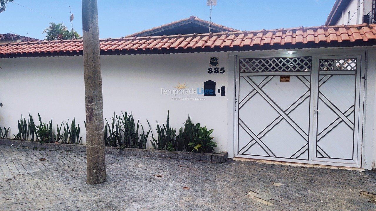 Casa para aluguel de temporada em Guarujá (Jardim Virgínia)