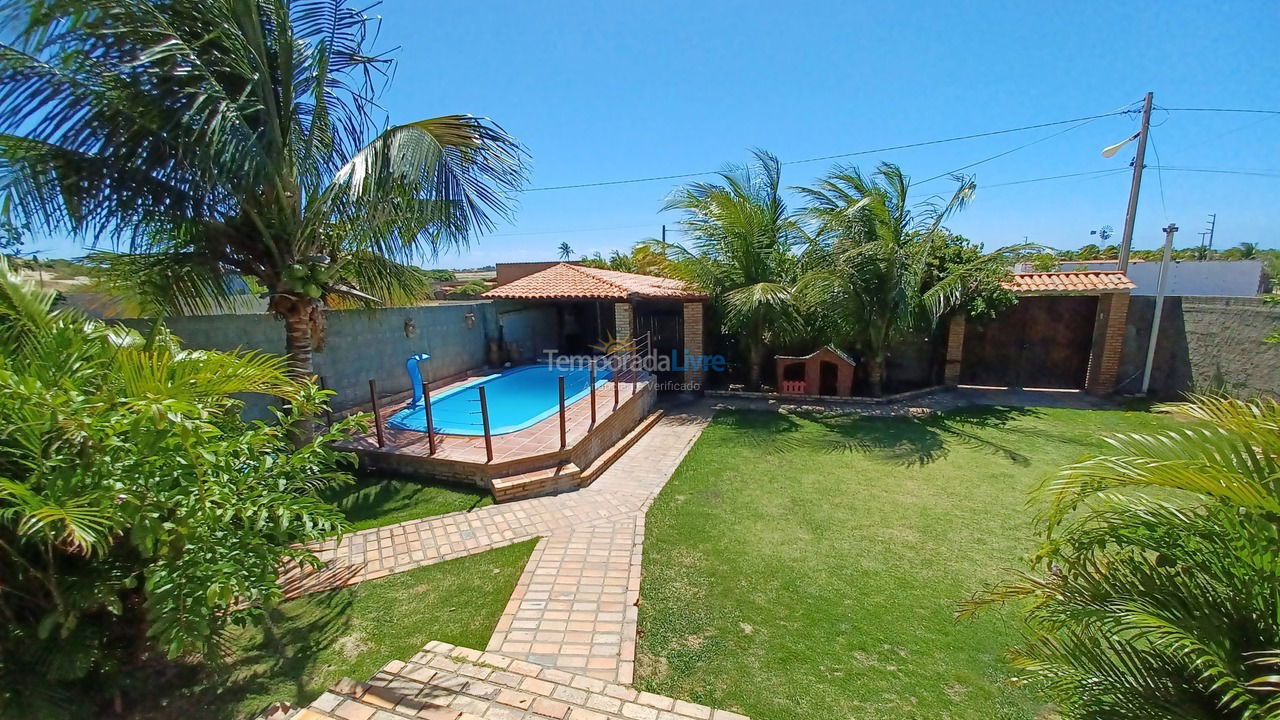 Casa para aluguel de temporada em Beberibe (Morro Branco)