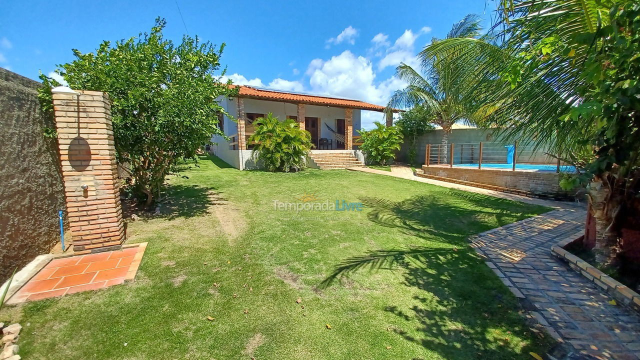 Casa para aluguel de temporada em Beberibe (Morro Branco)