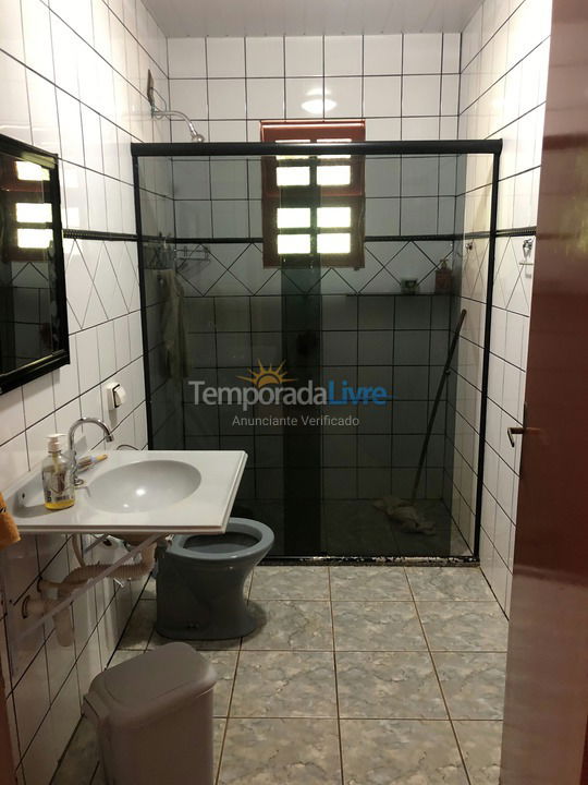 Casa para aluguel de temporada em água Comprida (Condomínio Morada Bela)