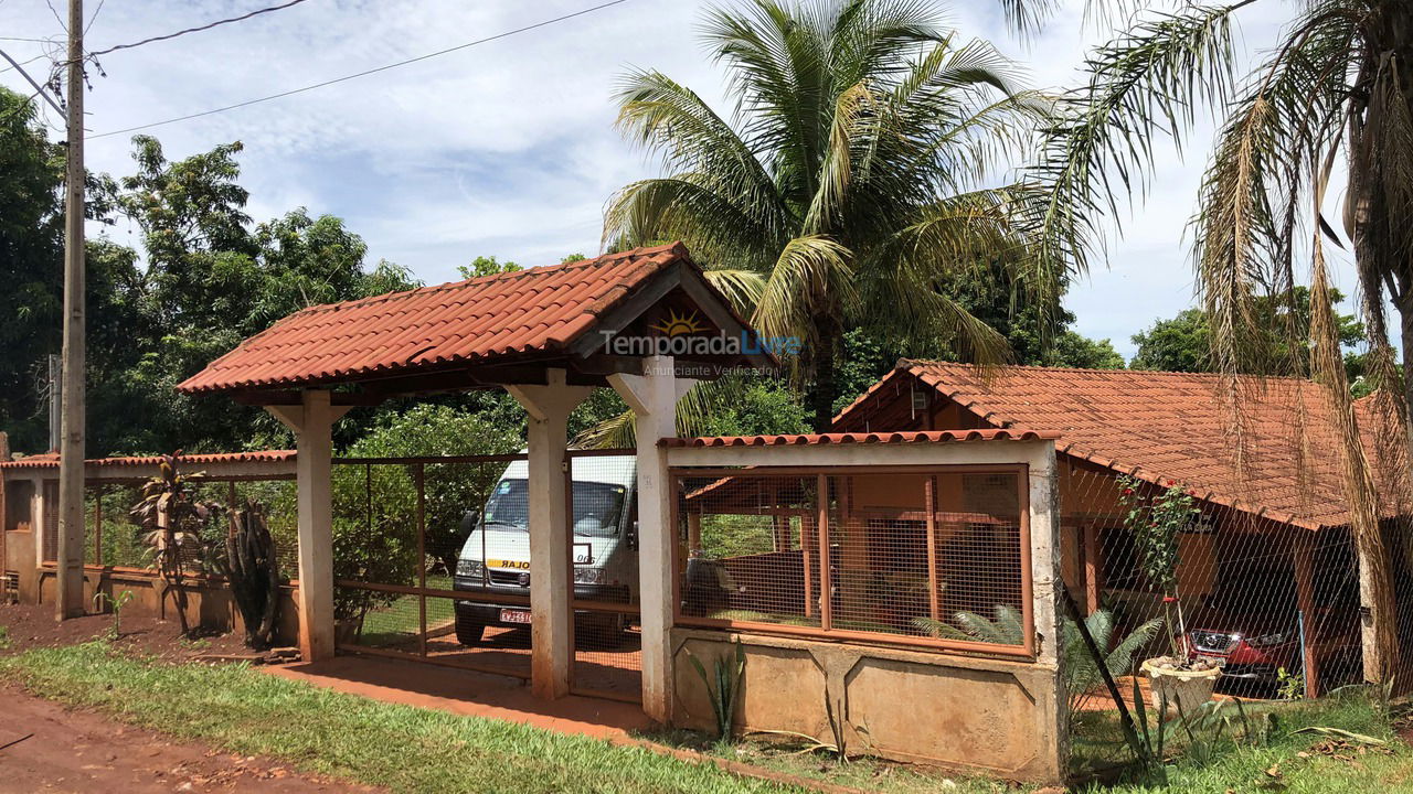 Casa para aluguel de temporada em água Comprida (Condomínio Morada Bela)