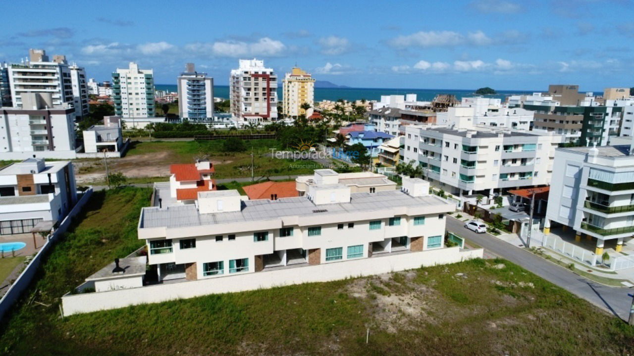 Casa para aluguel de temporada em Governador Celso Ramos (Praia de Palmas)