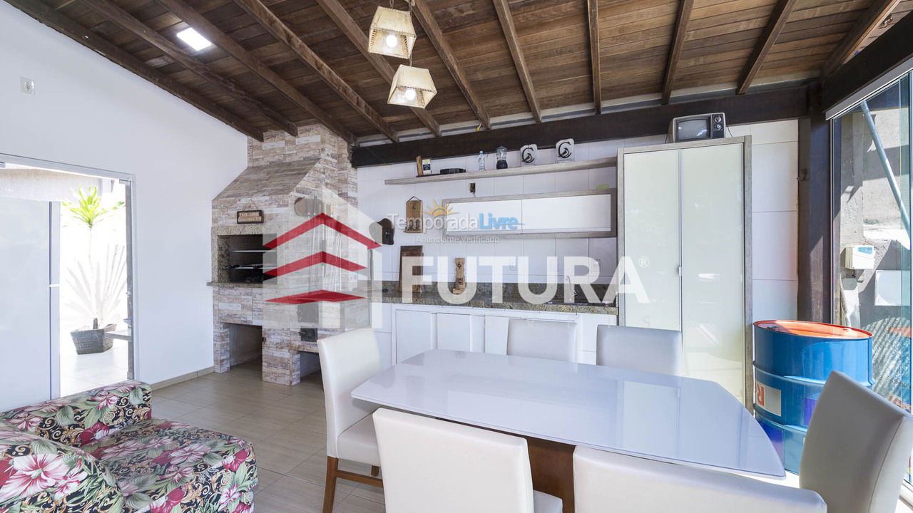 House for vacation rental in Bombinhas (Praia de Bombas)
