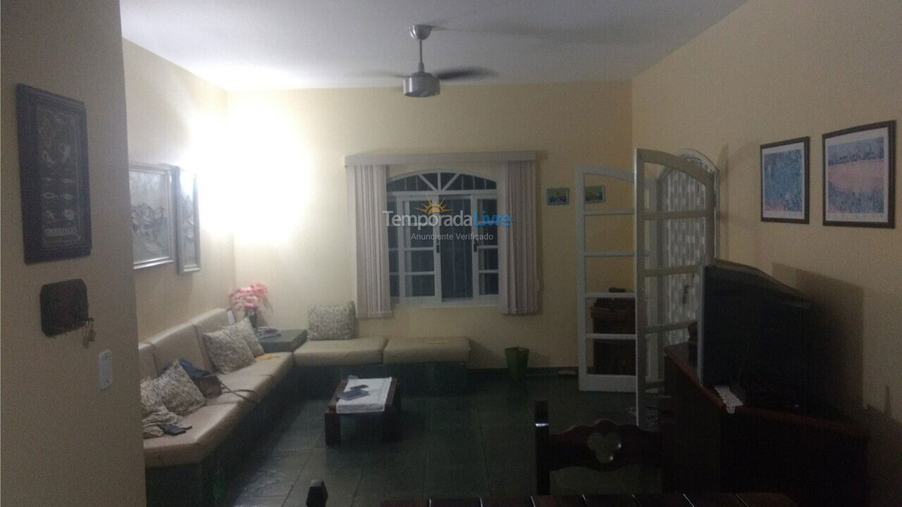 Casa para aluguel de temporada em Ubatuba (Maranduba)