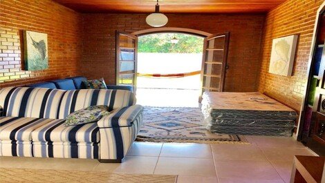 Hermosa y confortable casa de 5 dormitorios con aire y piscina Praia Itagua Ubatuba