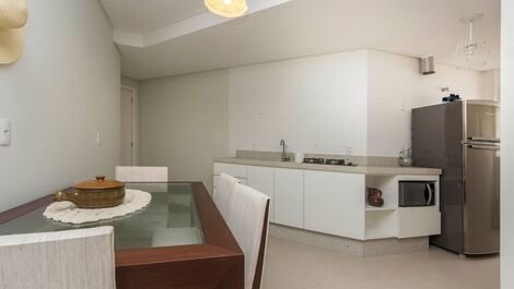 111-B Boulevard Bombinhas - Apt 2 bedrooms 4 people Complete condominium