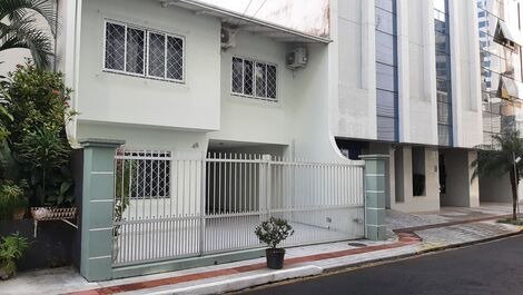 Casa para alugar em Balneário Camboriú - Praia Central