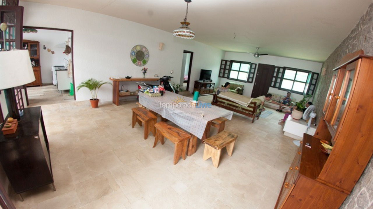 House for vacation rental in Ubatuba (Praia das Toninhas)