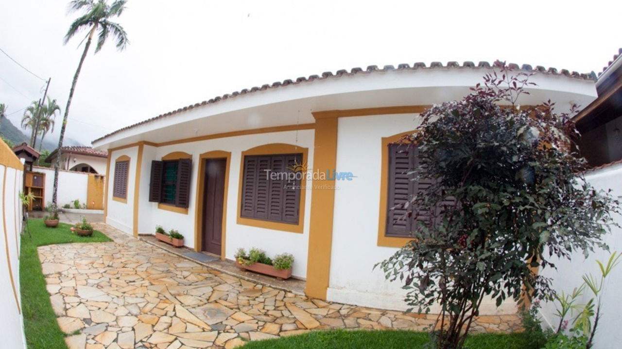 House for vacation rental in Ubatuba (Praia das Toninhas)
