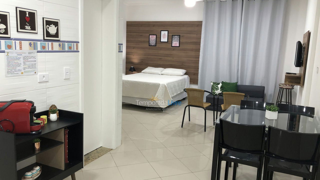 Apartamento para aluguel de temporada em Guarujá (Pitangueiras)