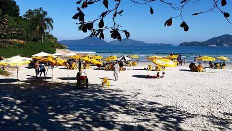 Praia do tenorio. praia proxima