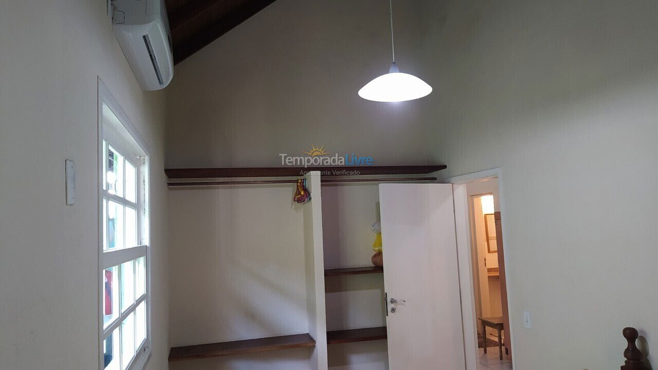 Casa para aluguel de temporada em Ubatuba (Cond Pedra Verde Domingas Dias)