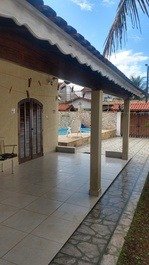 Linda casa com piscina para finais de semana e feriados em Peruíbe-SP