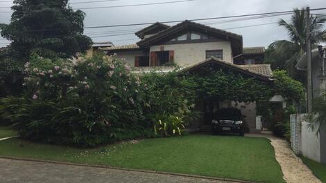 Toque Toque Pequeno, 5 suites-100m praia condomínio fechado
