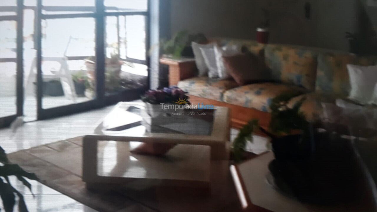 Apartamento para aluguel de temporada em Guarujá (Praia do Tombo)
