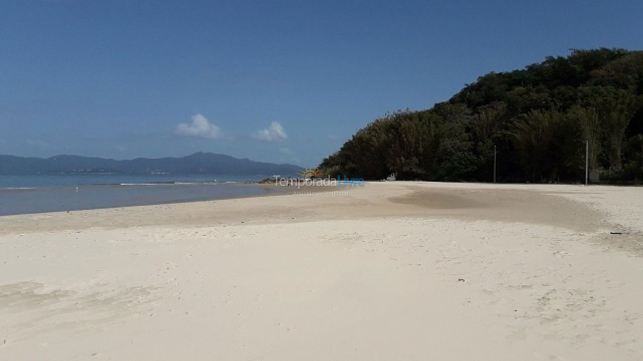 Casa para aluguel de temporada em Florianópolis (Ponta das Canas)