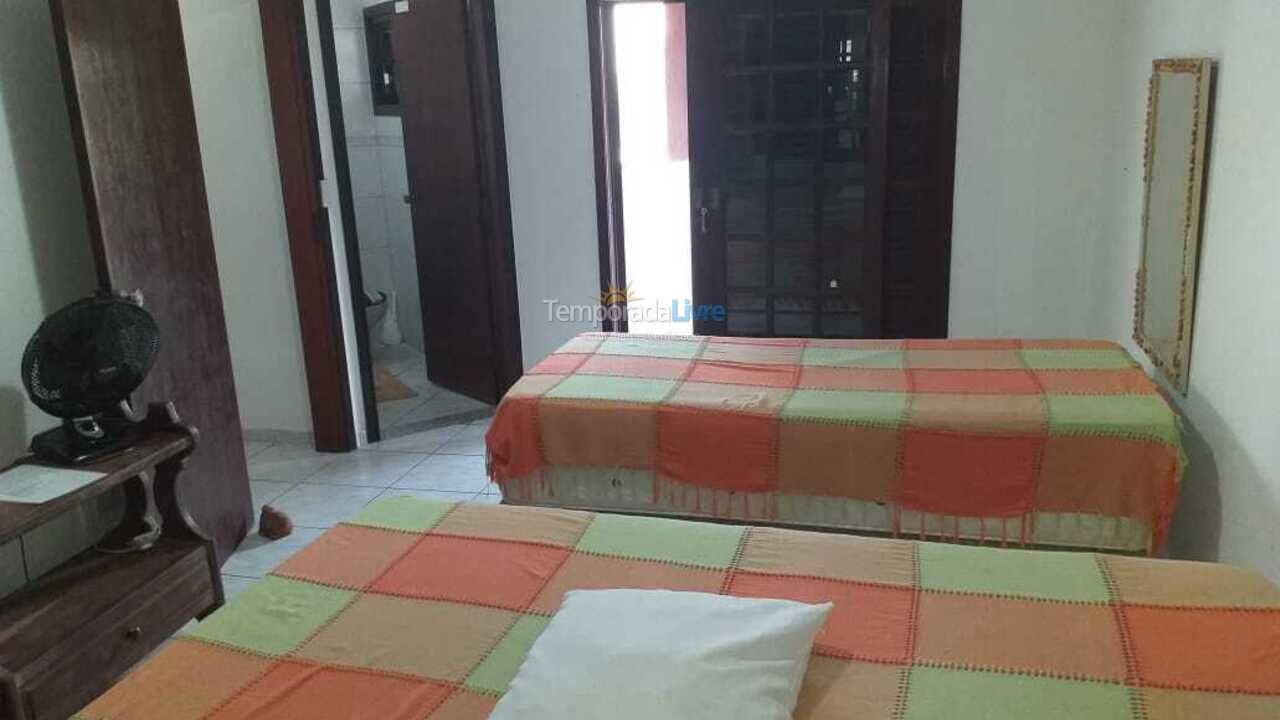 Casa para alquiler de vacaciones em Bertioga (Praia de Guaratuba)