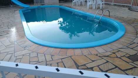 Nova piscina oval de 4 x 10 mt