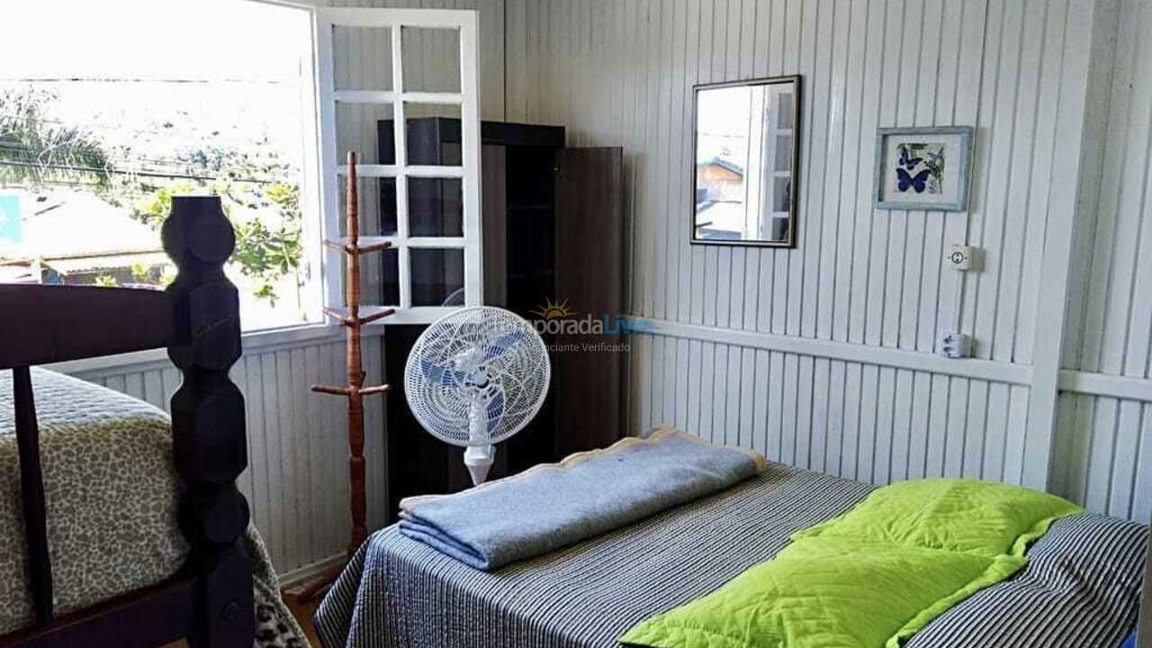 Casa para alquiler de vacaciones em Imbituba (Praia do Rosa)