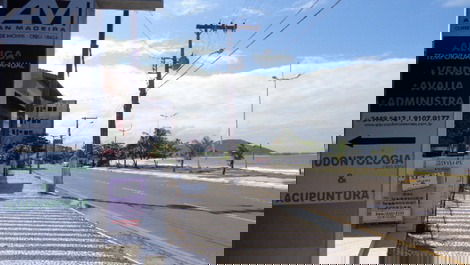 Apto central com churrasqueira, elevador, WI-FI, AC nos 2 quartos