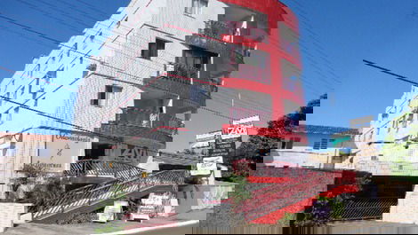 Apto central com churrasqueira, elevador, WI-FI, AC nos 2 quartos