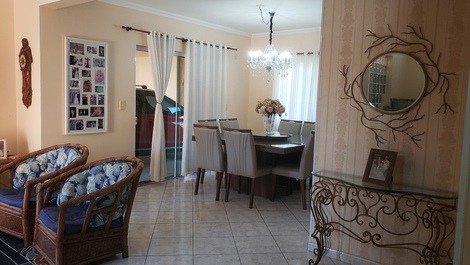 Excellent house 2 floors with 3 bedrooms in pumps only 250 meters from the sea